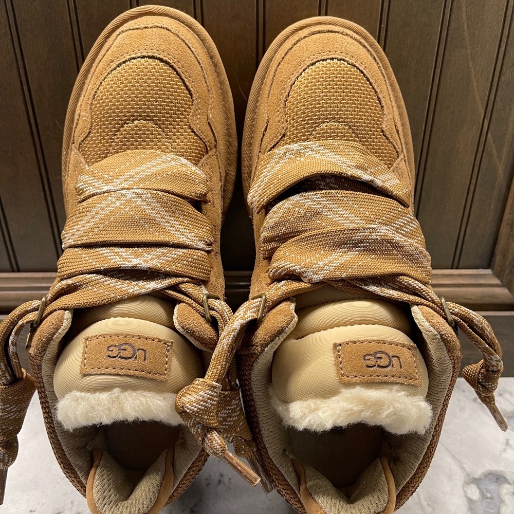 UGG SUEDE TENNIS SHOES